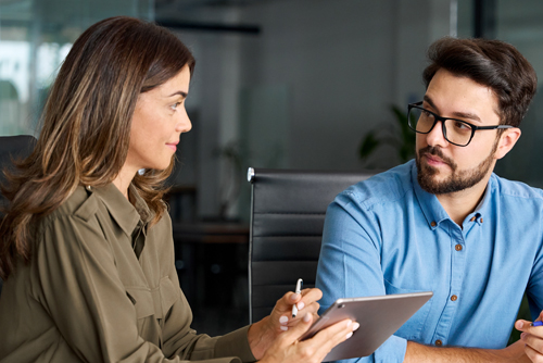Gérer un collaborateur toujours débordé